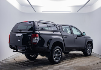 Подержанный автомобиль Mitsubishi L200 2019 года (4 фото)