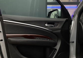 Подержанный автомобиль Acura MDX 2014 года (20 фото)