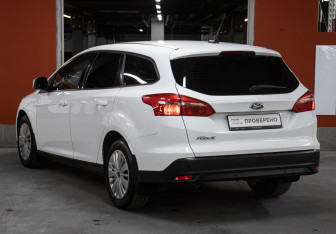 Подержанный автомобиль Ford Focus Wagon 2017 года (7 фото)