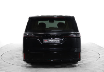 Подержанный автомобиль Voyah Dream 2023 года (6 фото)