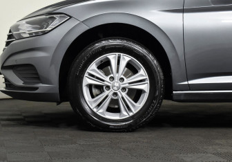 Подержанный автомобиль Volkswagen Jetta Sedan 2020 года (9 фото)