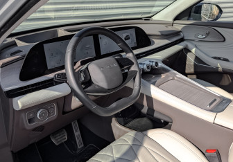 Подержанный автомобиль Exeed RX 2024 года (16 фото)