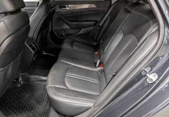 Подержанный автомобиль Hyundai Sonata 2018 года (18 фото)