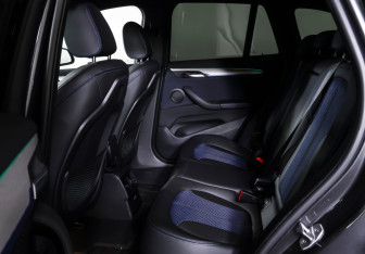 Подержанный автомобиль BMW X1 2019 года (11 фото)