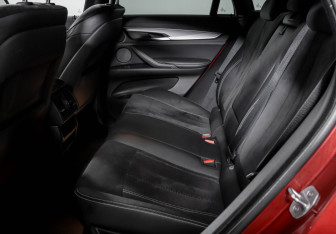 Подержанный автомобиль BMW X6 2018 года (10 фото)