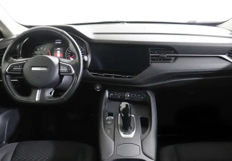 Подержанный автомобиль Haval F7 2019 года (6 фото)