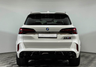 Подержанный автомобиль BMW X5 M 2024 года (6 фото)