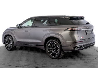 Подержанный автомобиль Jaecoo J8 2024 года (7 фото)