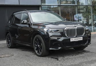 Подержанный автомобиль BMW X7 2019 года (3 фото)