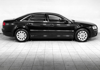 Подержанный автомобиль Audi A8 2007 года (4 фото)