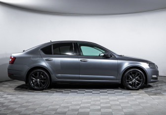 Подержанный автомобиль Skoda Octavia Wagon 2019 года (4 фото)