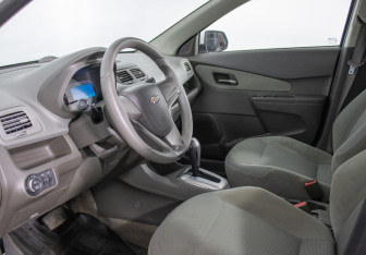 Подержанный автомобиль Chevrolet Cobalt Sedan 2014 года (10 фото)