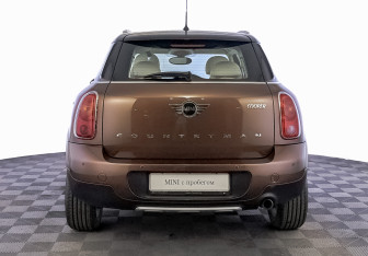 Подержанный автомобиль MINI Countryman 2015 года (6 фото)