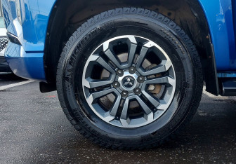 Подержанный автомобиль Mitsubishi L200 2023 года (9 фото)