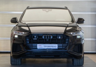 Подержанный автомобиль Audi Q8 2019 года (2 фото)