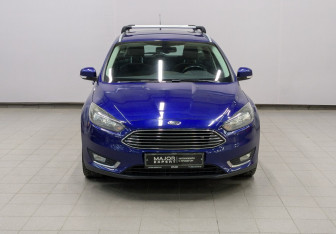 Подержанный автомобиль Ford Focus Wagon 2017 года (26 фото)