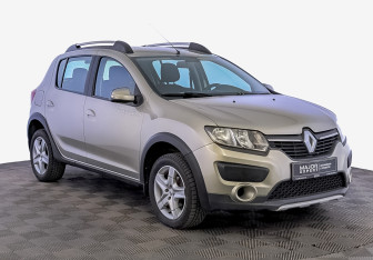 Подержанный автомобиль Renault Sandero 2016 года (3 фото)
