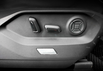 Подержанный автомобиль Volkswagen Touareg 2018 года (25 фото)