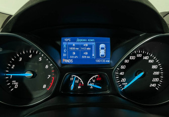 Подержанный автомобиль Ford Kuga 2013 года (11 фото)