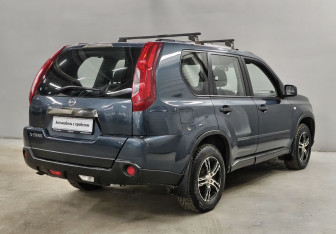 Подержанный автомобиль Nissan X-Trail 2012 года (5 фото)