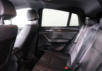 Подержанный автомобиль BMW X4 2016 года (14 фото)