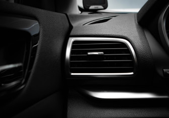 Подержанный автомобиль Mitsubishi Eclipse Cross 2018 года (13 фото)