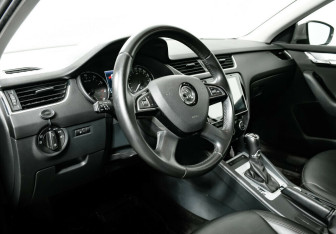 Подержанный автомобиль Skoda Octavia Wagon 2015 года (9 фото)