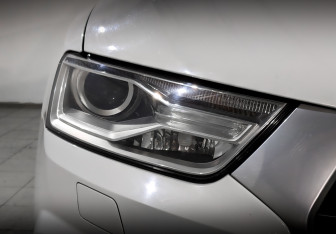 Подержанный автомобиль Audi Q3 2015 года (17 фото)