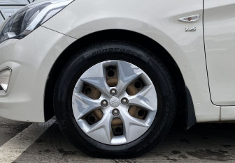 Подержанный автомобиль Hyundai Solaris Sedan 2015 года (9 фото)