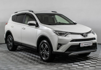Подержанный автомобиль Toyota RAV4 2015 года (3 фото)