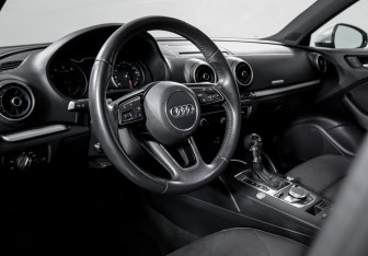 Подержанный автомобиль Audi A3 Sedan 2019 года (14 фото)