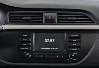 Подержанный автомобиль Kia Rio Hatchback 2020 года (17 фото)