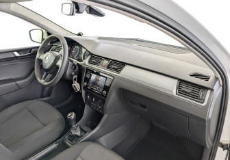 Подержанный автомобиль Skoda Rapid Liftback 2019 года (11 фото)
