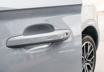 Подержанный автомобиль Audi Q5 2025 года (34 фото)