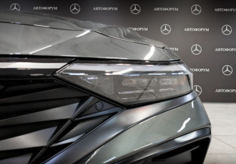 Подержанный автомобиль Hyundai Elantra Sedan 2024 года (17 фото)