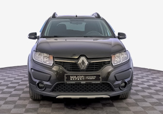 Подержанный автомобиль Renault Sandero 2017 года (2 фото)