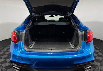 Подержанный автомобиль BMW X6 2018 года (9 фото)