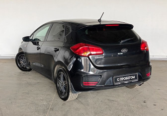 Подержанный автомобиль Kia Ceed Hatchback 2016 года (4 фото)