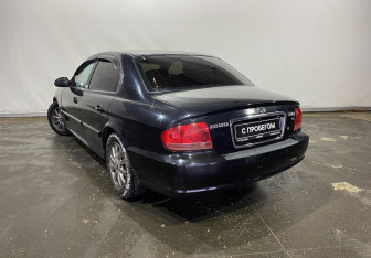 Подержанный автомобиль Hyundai Sonata 2008 года (6 фото)