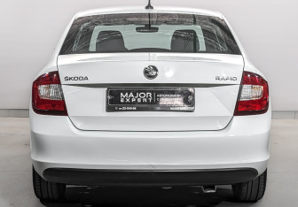 Подержанный автомобиль Skoda Rapid Liftback 2019 года (6 фото)