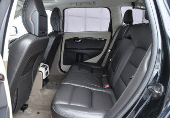 Подержанный автомобиль Volvo XC70 2012 года (9 фото)