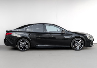 Подержанный автомобиль Toyota Camry Sedan 2024 года (4 фото)