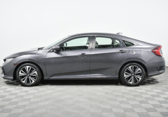 Подержанный автомобиль Honda Civic Sedan 2017 года (3 фото)
