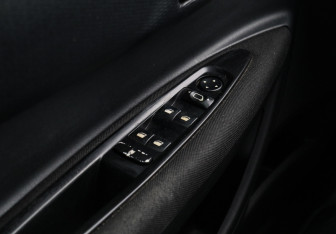 Подержанный автомобиль Citroen C4 Hatchback 2010 года (15 фото)