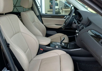 Подержанный автомобиль BMW X3 2016 года (21 фото)
