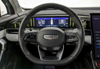 Подержанный автомобиль Geely Atlas 2024 года (27 фото)