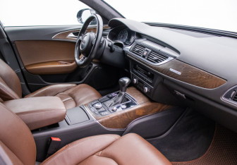 Подержанный автомобиль Audi A6 Sedan 2013 года (10 фото)
