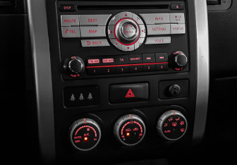 Подержанный автомобиль Nissan X-Trail 2012 года (15 фото)