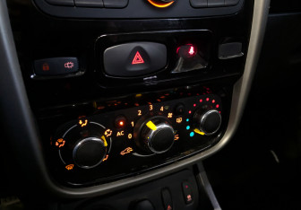 Подержанный автомобиль Renault Duster 2014 года (24 фото)