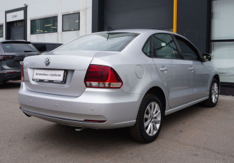 Подержанный автомобиль Volkswagen Polo Sedan 2017 года (5 фото)